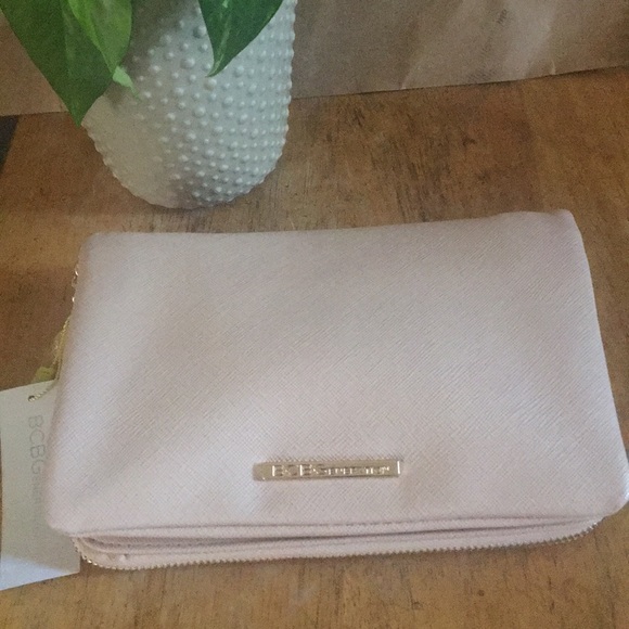 BCBGeneration Other - BCBGeneration light pink clutch